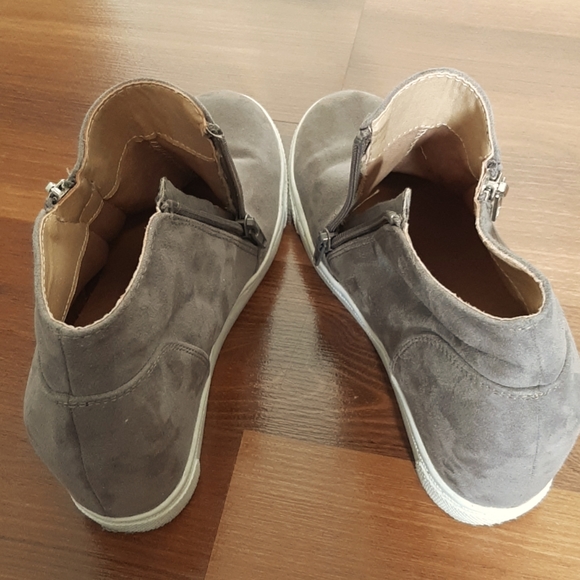 BRASH Faux Suede Hidden Wedge Zipped Booties - Women's Size 6.5 - Picture 10 of 11